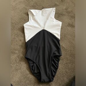 PERFECT CONDITION MEDIUM ADULT 5 DANCEWEAR LEOTARD